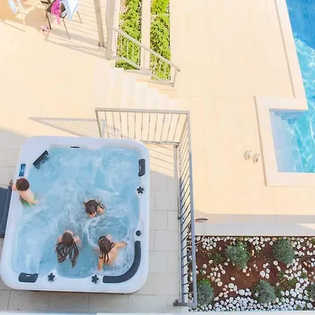 Apartment Luka's - 